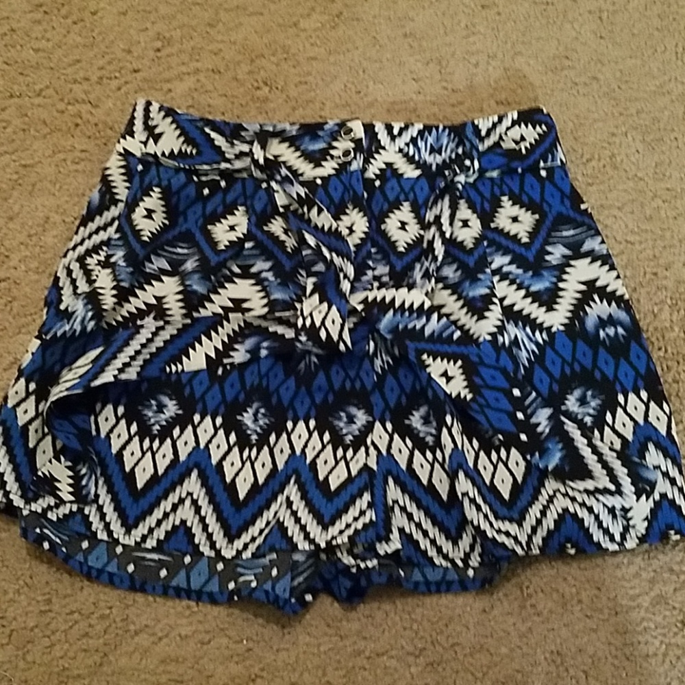 (3 for $15) High waisted Aztec fabric shorts